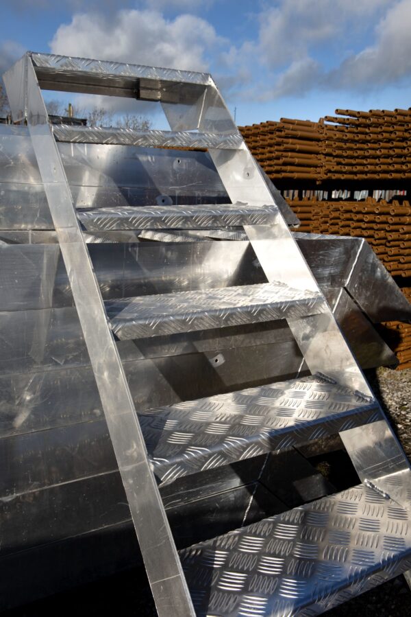 Aluminium Stairways scaled 1